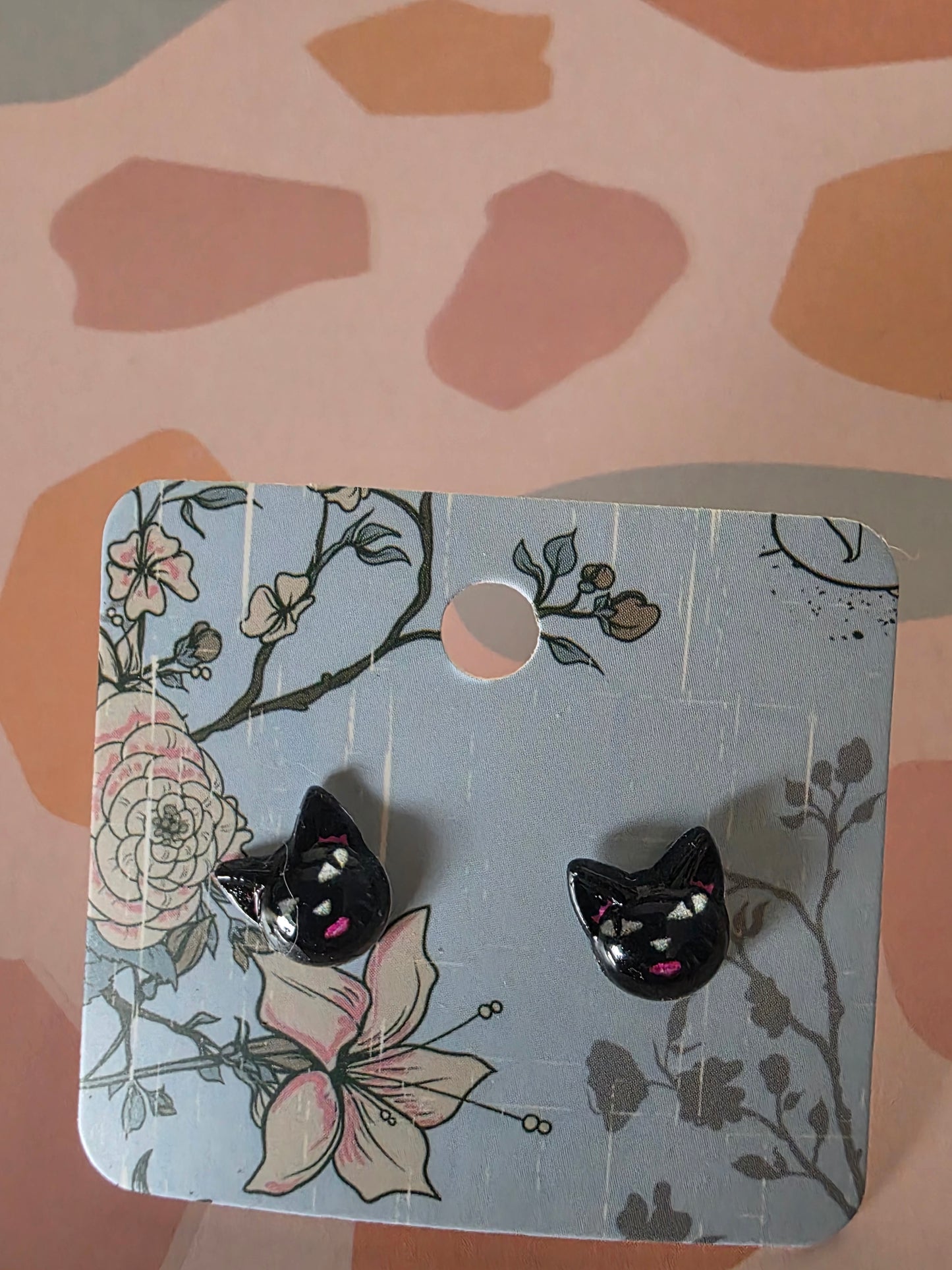 Cat studs