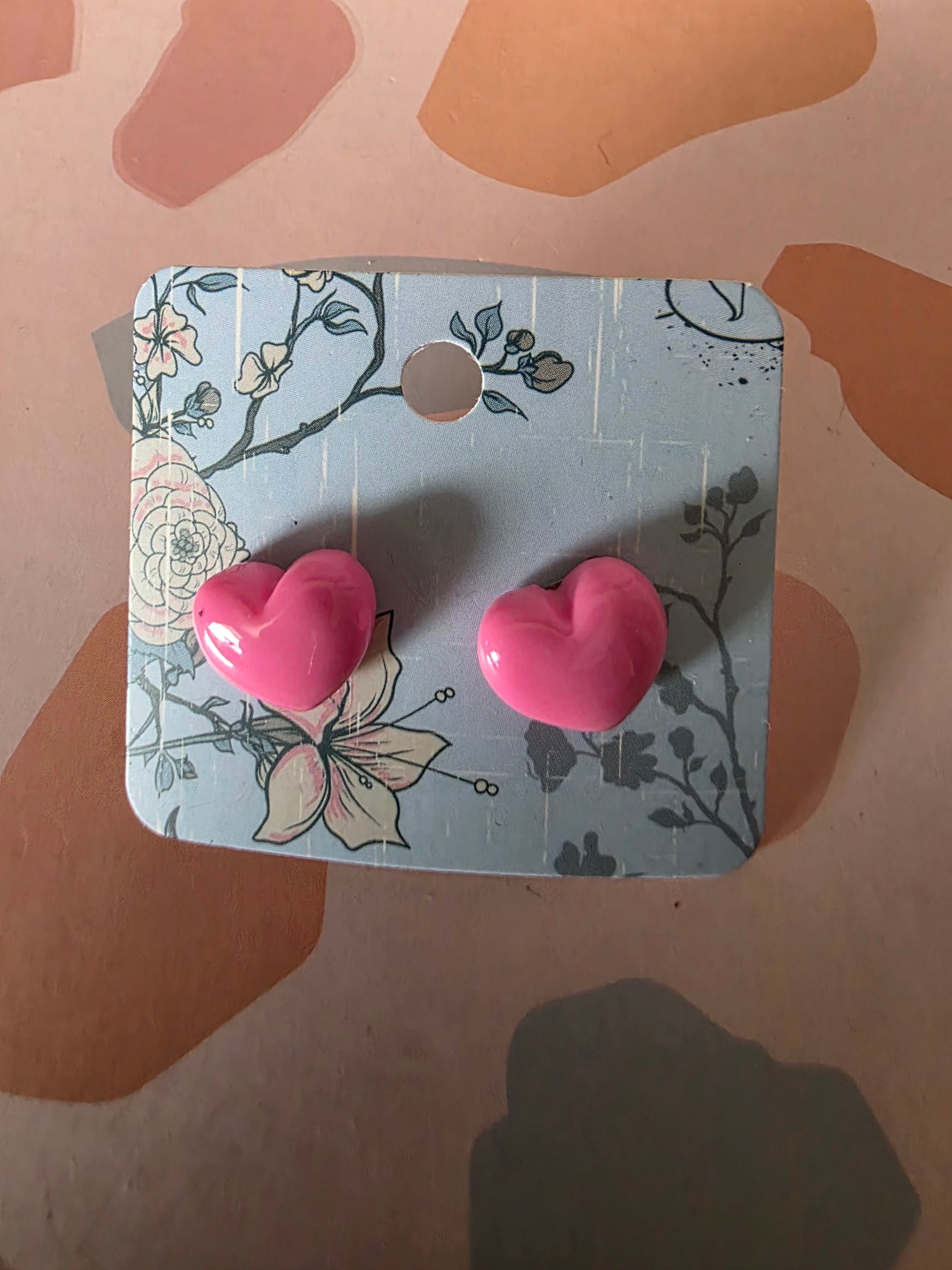 Medium heart studs