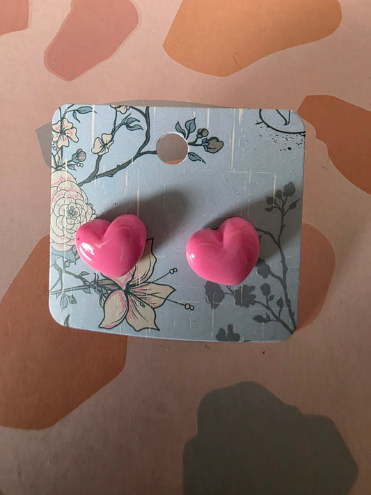 Medium heart studs