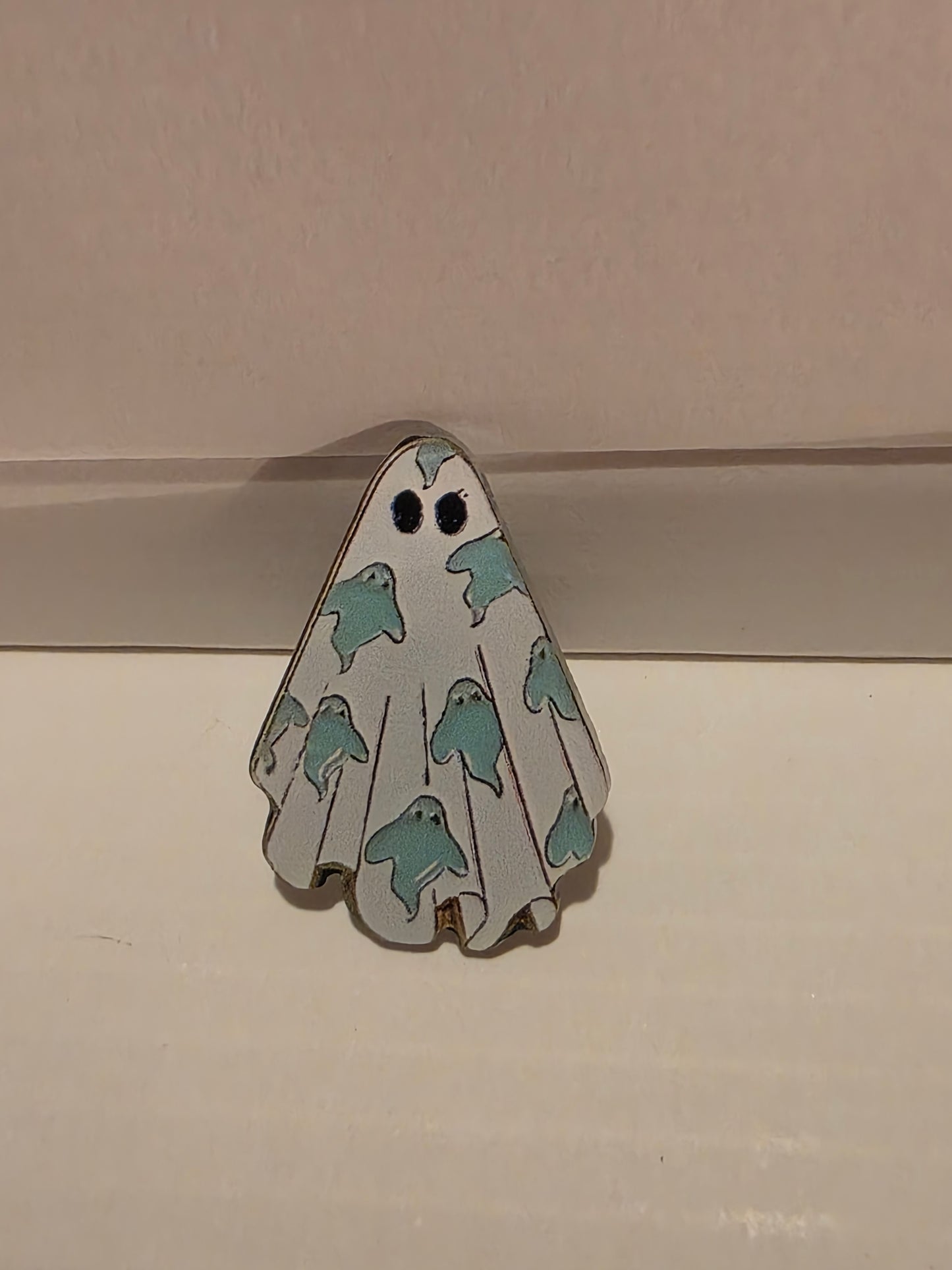 Pin - ghost