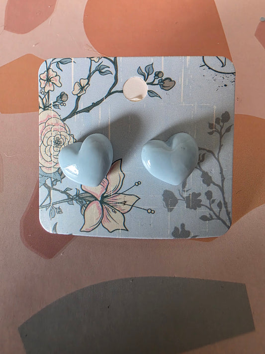 Medium heart studs