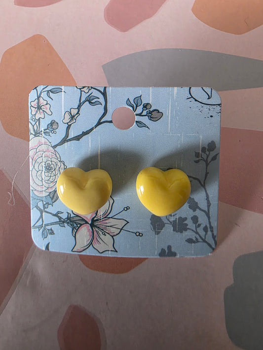 Medium heart studs