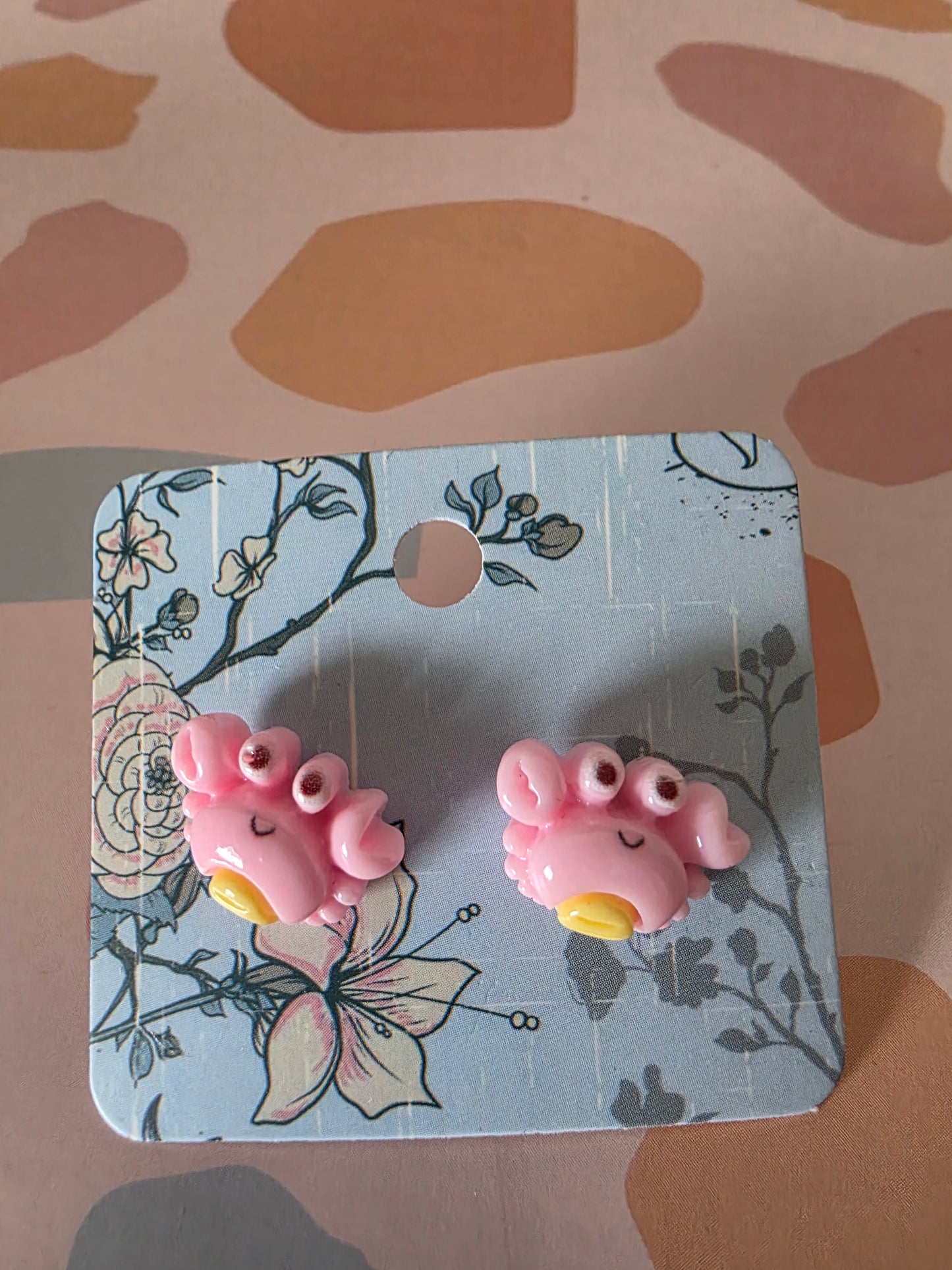 Small crab studs